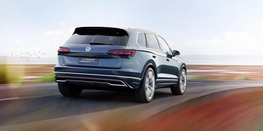  Volkswagen T-Prime Concept GTE 2016 года  (фото 21 из 59)